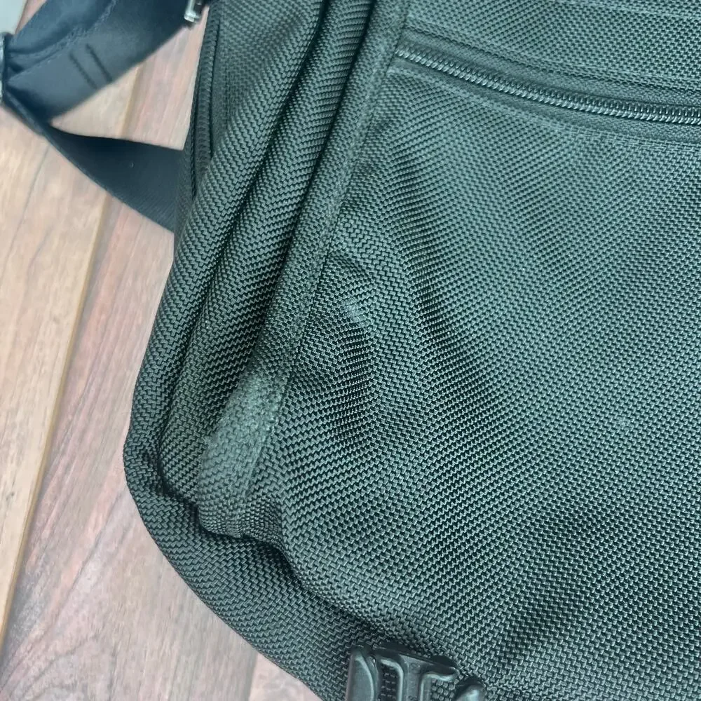 Tumi Messenger Computer Work Bag‎ Expandable